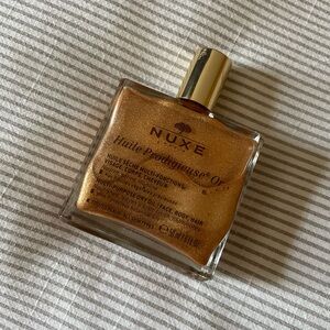 NUXE Huile Prosigieuse shimmering gold.